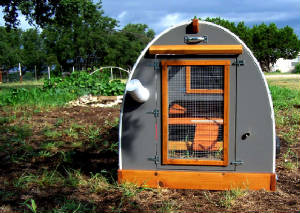 An Innovative Mobile Chicken Coop for Your Garden in Luling, TX